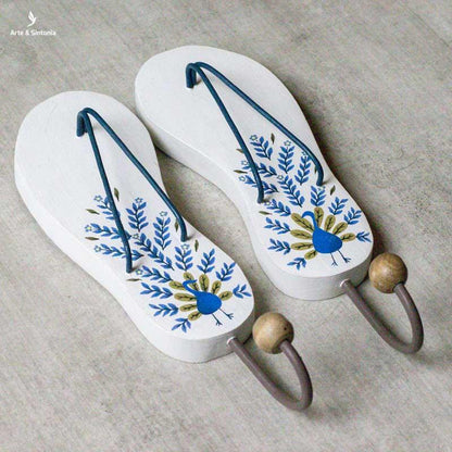 cabideiro artesanal madeira decoracao chinelos havaianas objetos decorativos casa ambientes quartos paredes artesanatos brasileiros home decor curral da cor mineiros artesintonia 7