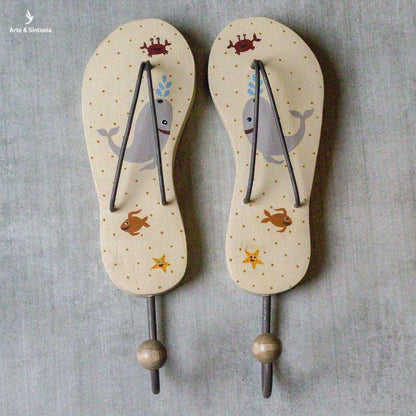 cabideiro artesanal madeira decoracao chinelos havaianas objetos decorativos casa ambientes quartos paredes artesanatos brasileiros home decor curral da cor mineiros artesintonia 8