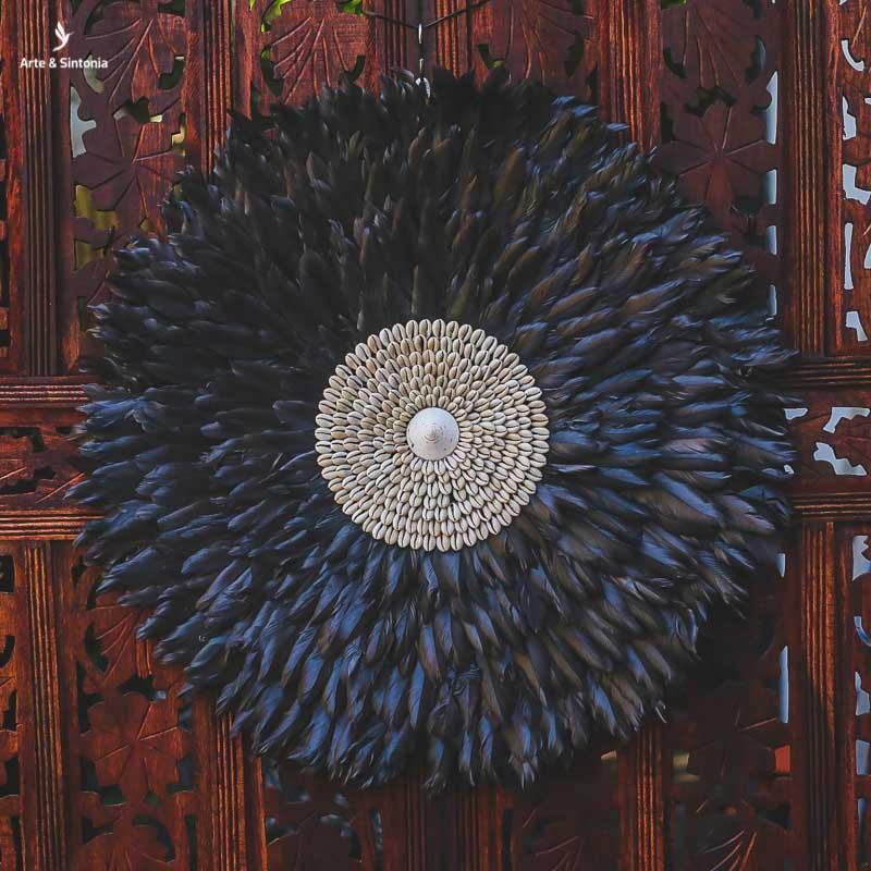 chapeu artesanal juju hat decorativo artesanatos bali penas pretas black feathers indonesia conchas decoracoes artesintonia 4