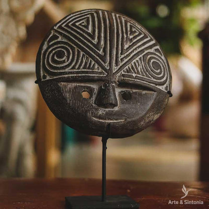 mascara redonda etnica ethnic ethnics com base suporte artesanal arte artesanato artesao artesaos decor decoracao bali balidecor baliart timor balinesa balines