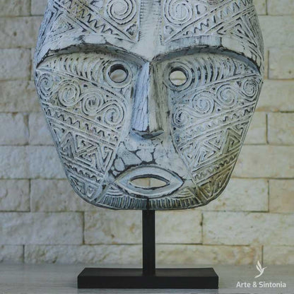 mascara decorativa grande branca madeira artesanal arte bali indonesia artesintonia 4