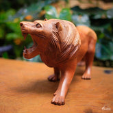 GL44 escultura leao entalhada madeira suar realista bali decor indonesia artesintonia handmade handicraft 1