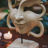 GL46 19 1 mascara decorativa com base madeira albizia passaro beija flor entalhado artesanal bali indonesia home decor decoracao artesintonia 3