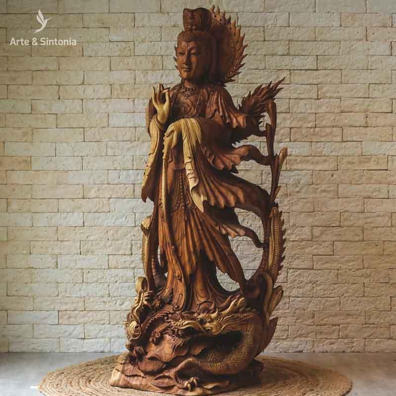 escultura estatua em madeira suar rain tree objetos decorativos decoracao indonesia balinesa kuan yin budista divindade carved carving entalhada madeira wood sculpture home decoration amazing deusa compaixao 1