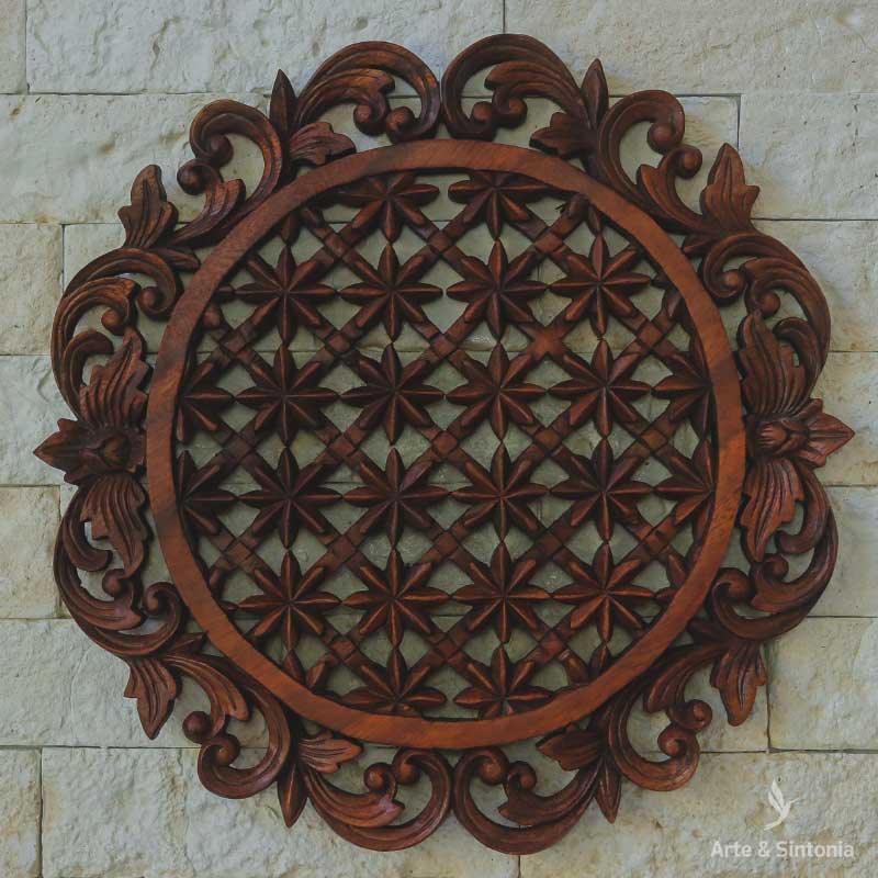 mandala entalhada na madeira flor da vida objetos decorativos decoracoes paredes balinesa indonesia artesintonia matriz universal universo 