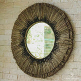 boho-round-natural-fiber-mirror-wall-art-bali-espelho-redondo-moldura-rustica-mandala-parede-palha-natural-desfiada-1espelho-fibras-naturais-boho-fibra-natural-artesintonia-decoracoes-artesintonia-bali-indonesia-redondo-80cm-2