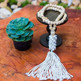 boho-mobile-decorativo-colar-artesanal-contas-madeira-conchas-naturais-ethnic-home-decor-white-tassel-mobile