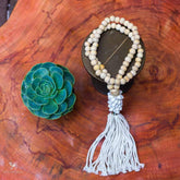 boho-mobile-decorativo-colar-artesanal-contas-madeira-conchas-naturais-ethnic-home-decor-white-tassel-mobile