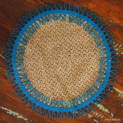 descanso-prato-natural-fiber-jute-rustic-turquoise-round-sousplat-redondo-azul-turquesa-fibra-natural-juta-artesanato-brasileiro