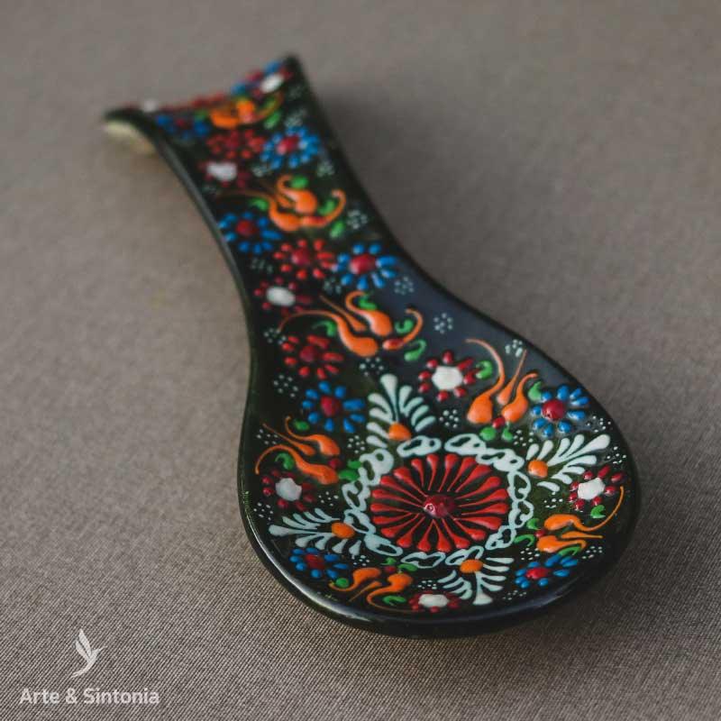 Resto de cuchara de cerámica turca