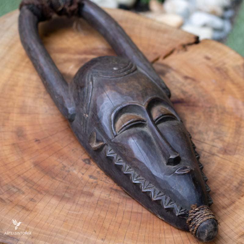 mascaras-africanas-madeira-entalhada-etnicas-masks-afro-decoracao-paredes-artesintonia-10
