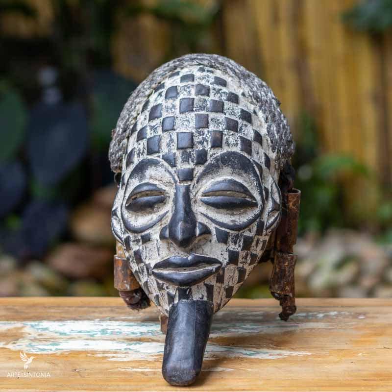 Máscara Africana Pwo Mwana | Angola - Arte &amp; Sintonia african style, artes unicas, madeira, mascaras, mascaras africanas