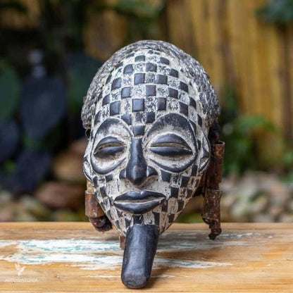 Máscara Africana Pwo Mwana | Angola - Arte &amp; Sintonia african style, artes unicas, madeira, mascaras, mascaras africanas