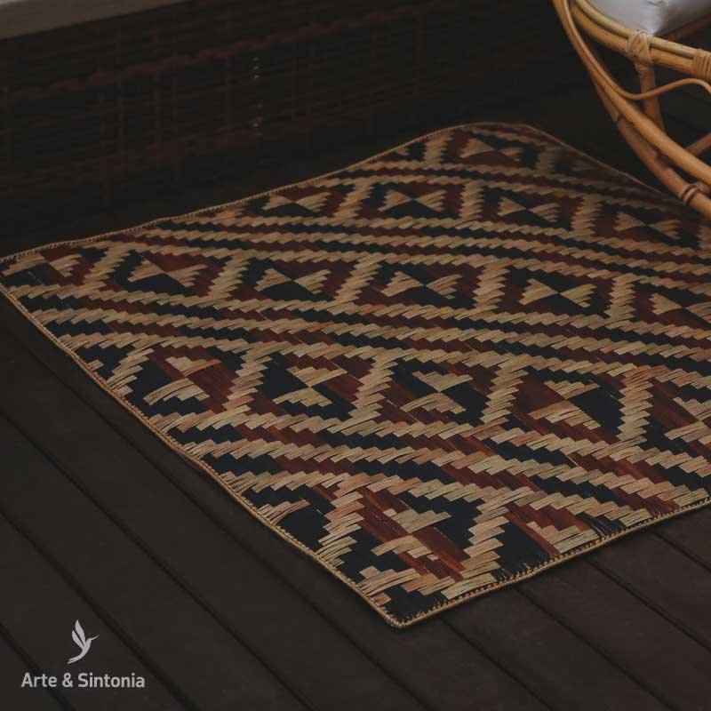 tapete capacho quadrado escuro fibras naturais trancado indigena aborigem home decor decoracao etnica etnico artistas exclusivos artesanato brasileiro artesintonia arte indio brasil