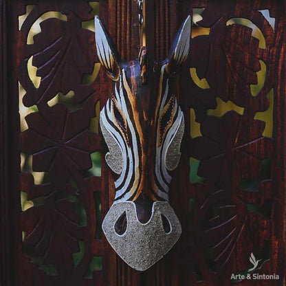mascara-mask-decorativa-zebra-pequena-madeira-home-decor-decoracao-parede-animais-decorativos-artesanal-artesanato-balines-bali-indonesia-artesintonia-1