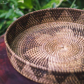 prato decorativo marrom brown artesanal trancado fibra natural bandeja home decor artesanatos bali importados indonesia artesintonia 3