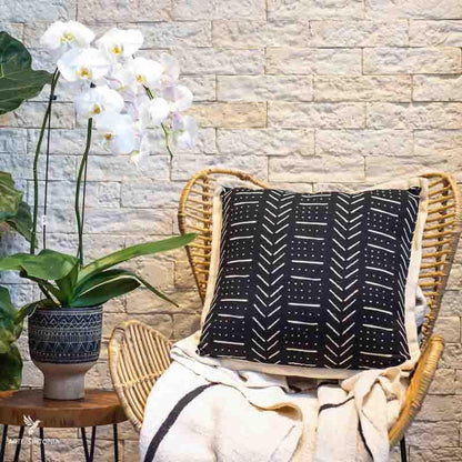 almofada-preta-quadrada-home-decor-decoracao-textil-artesanal-bali-balines-indonesia-artesintonia-1