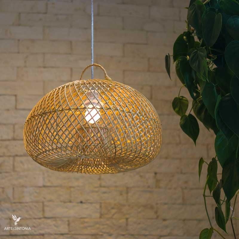 lustres-pendentes-luminarias-iluminacao-casa-ambientes-acolhedores-rattan-fibras-naturais-natural-balinesa-indonesia-artesintonia-1