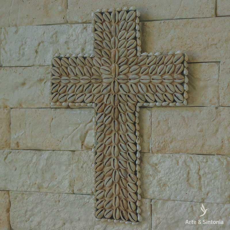 escultura cruz conchas bali balines artesanal home decor decoracao parede decorativo artesintonia