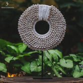 UNQ6-21-colar-decorativo-buzios-pequeno-claro-home-decor-decoracao-balinesa-bali-indonesia-artesanal-artesintonia-0