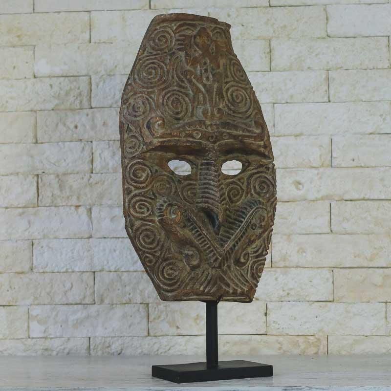 mascara mask timor stand iron base metal entalhada carved madeira wood handycraft balinesa artesanato indonesia objetos decorativos etnicos ethnic etnicas artesintonia 4