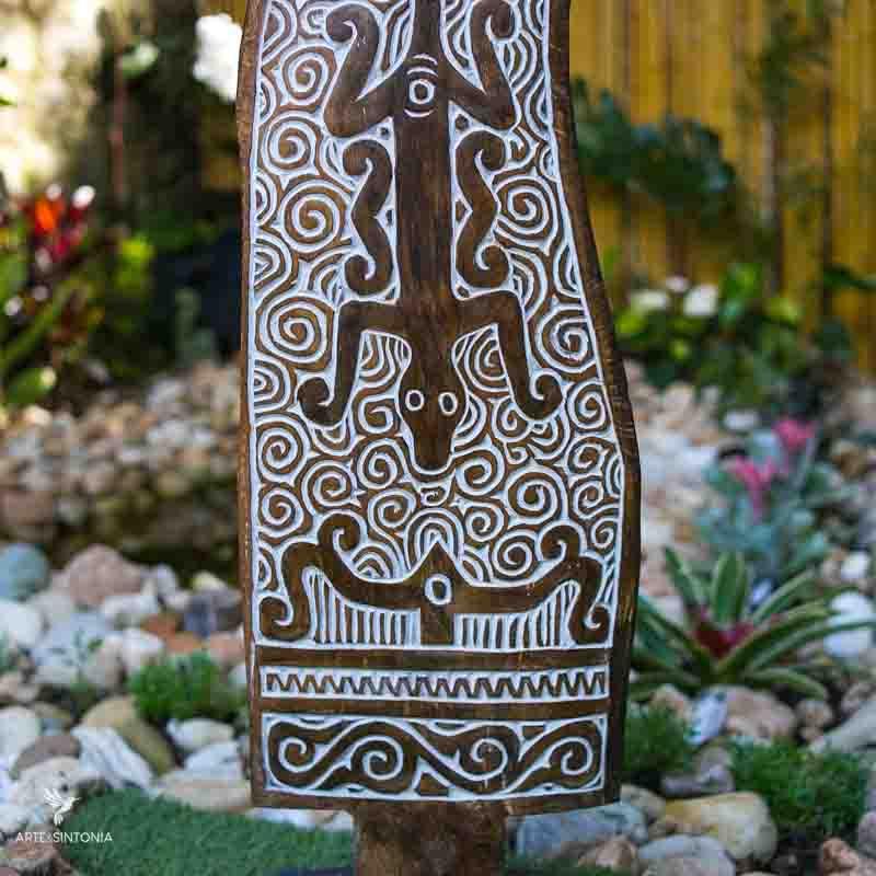 wooden carved fin gecko east timor leste escultura decorativa bali barbatana
