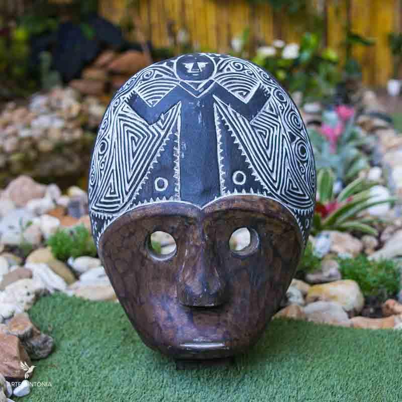 mascara madeira entalhada indonesia timor east ancestor mask hand carving