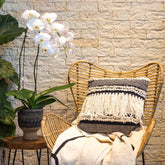 almofada-indiana-boho-preta-branca-home-decor-decoracao-decorativa-artesanal-artesanato-indiano-artesintonia-textil-1