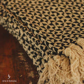 manta-home-decor-decorativa-geometrica-preta-branca-artesintonia-7