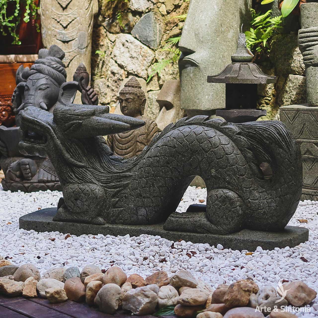 escultura-dragao-pedra-vulcanica-home-decor-jardim-garden-decoracao-balinesa-animais-decorativos-artesintonia-2