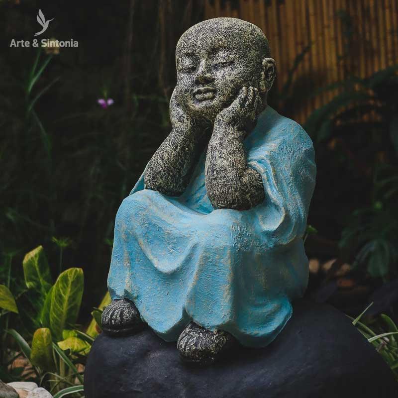 monge budista buda buddha budismo roupa azul jardim zen zen garden decor artesanal artesanato bali decor balines balinesa artesanal indonesia