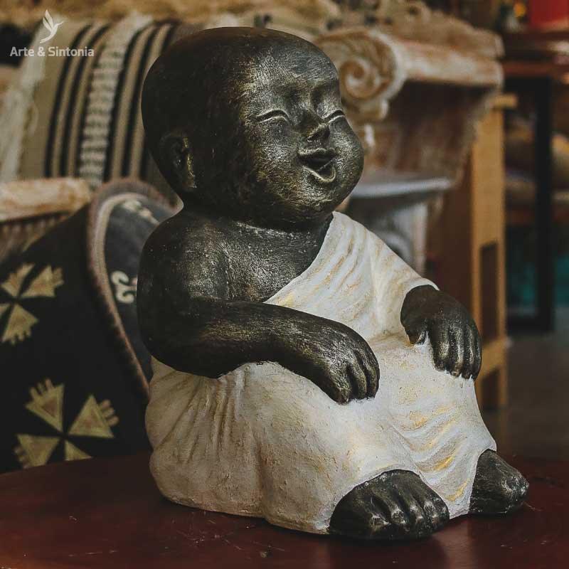 escultura decorativa decor decoração zen garden jardim home casa lar buda buddha budismo budista bali artesanato balines artesanal indonesia sorrindo smile smiling manto branco arte decorativa