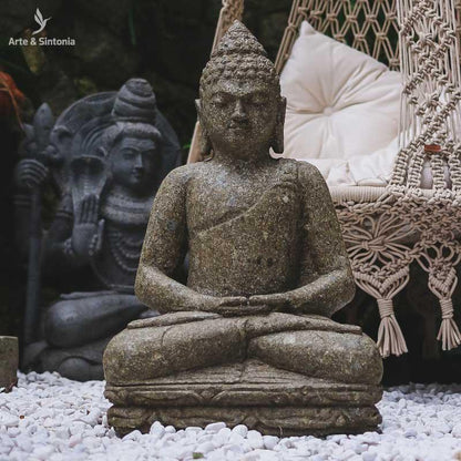 escultura pedra vulcanica stone buda buddha meditando decoracao zen jardim garden bali balines balinesa art decor zen garden escultura