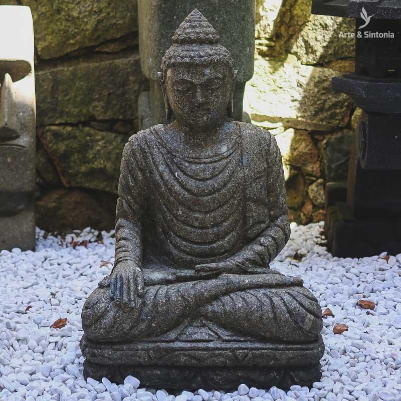 escultura pedra vulcanica stone buda buddha meditando decoracao zen jardim garden bali balines balinesa art decor zen garden escultura