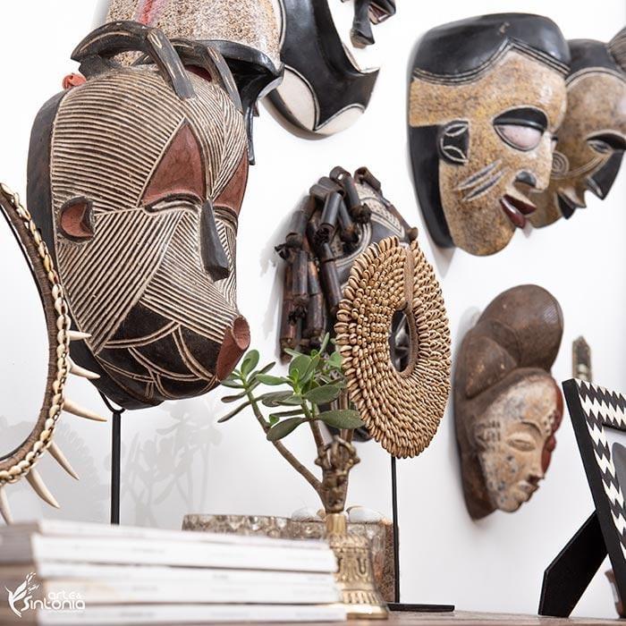 colar etnico mascaras africanas decoracao etnica artesintonia 1