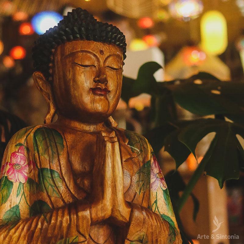 escultura buda buddha orando pintura artistica florido entalhado madeira suar bali indonesia artesintonia