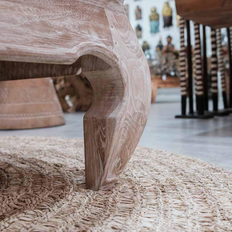 mesa centro mesinha madeira rústica entalhada manualmente handmade artesanato bali balinês indonésia pátina