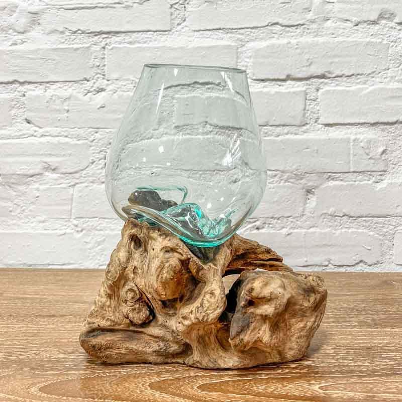 Objeto de decoração zen da Arte e Sintonia: escultura de vidro soprado e madeira de Teca.